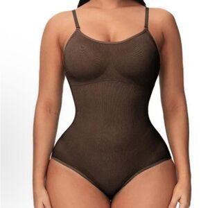 CURVES ENHANCING SHAPE GLIDE BODYSUIT